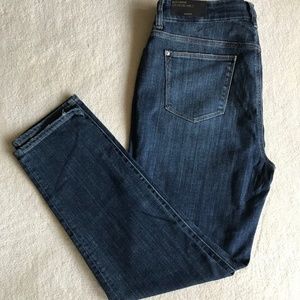 Chico's Girlfriend Ankle slightly washed jeans